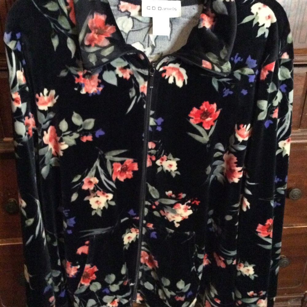 🔥3/$20 🎉HOST PICK 🎉 Navy Floral Velour Jacket